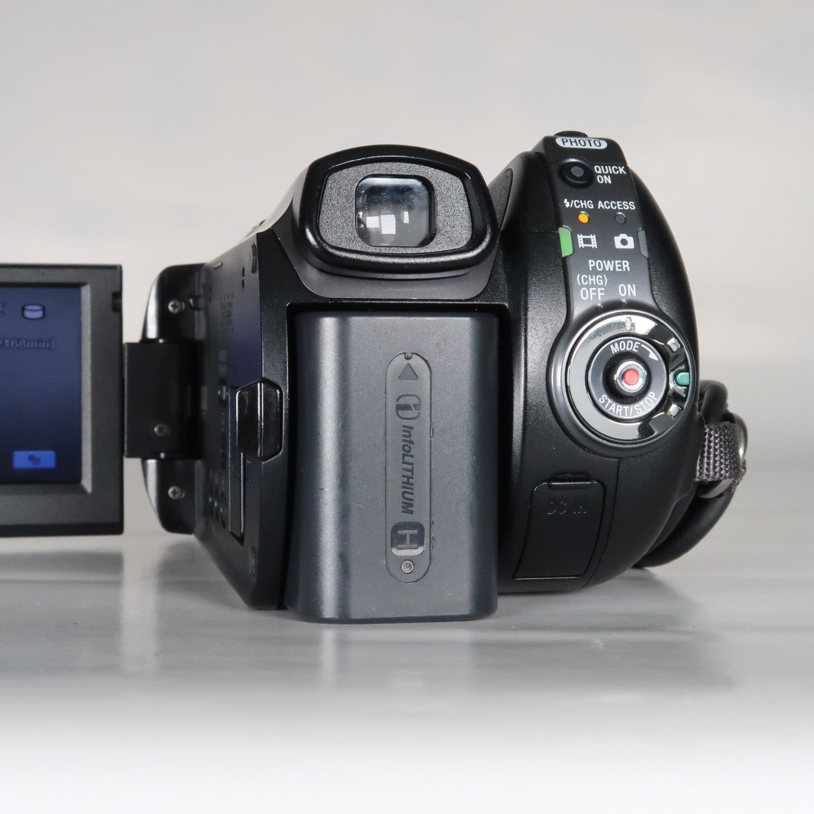 Sony HDR-SR12E Full HD AVCHD Handycam Camcorder – 120GB Internal Storage