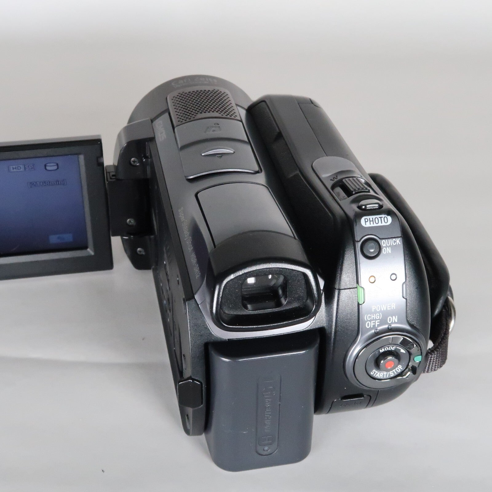 Sony HDR-SR12E Full HD AVCHD Handycam Camcorder – 120GB Internal Storage