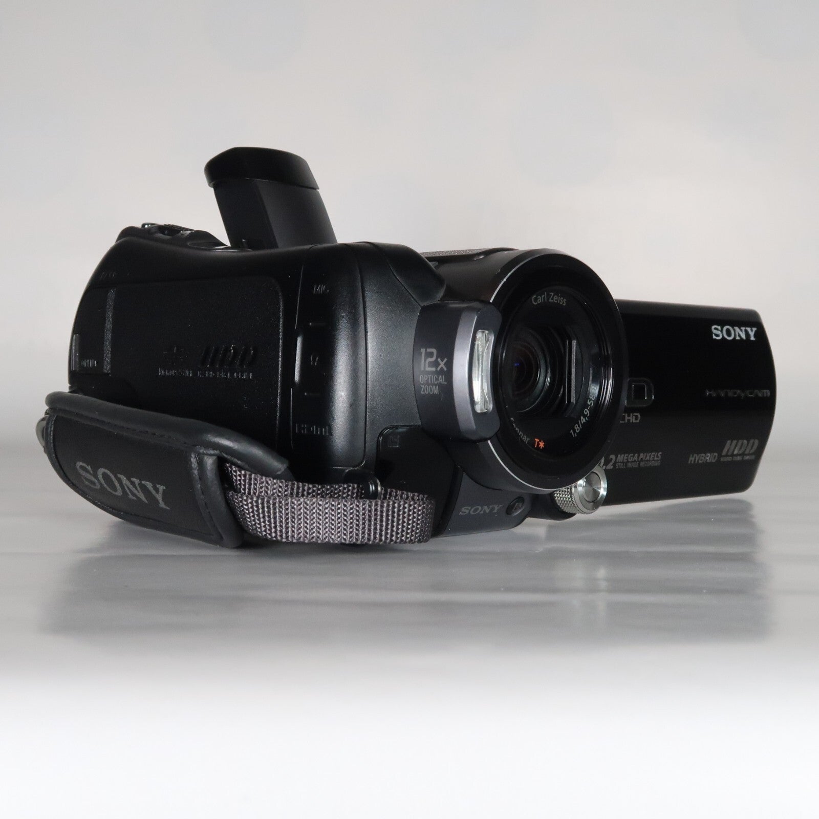 Sony HDR-SR12E Full HD AVCHD Handycam Camcorder – 120GB Internal Storage