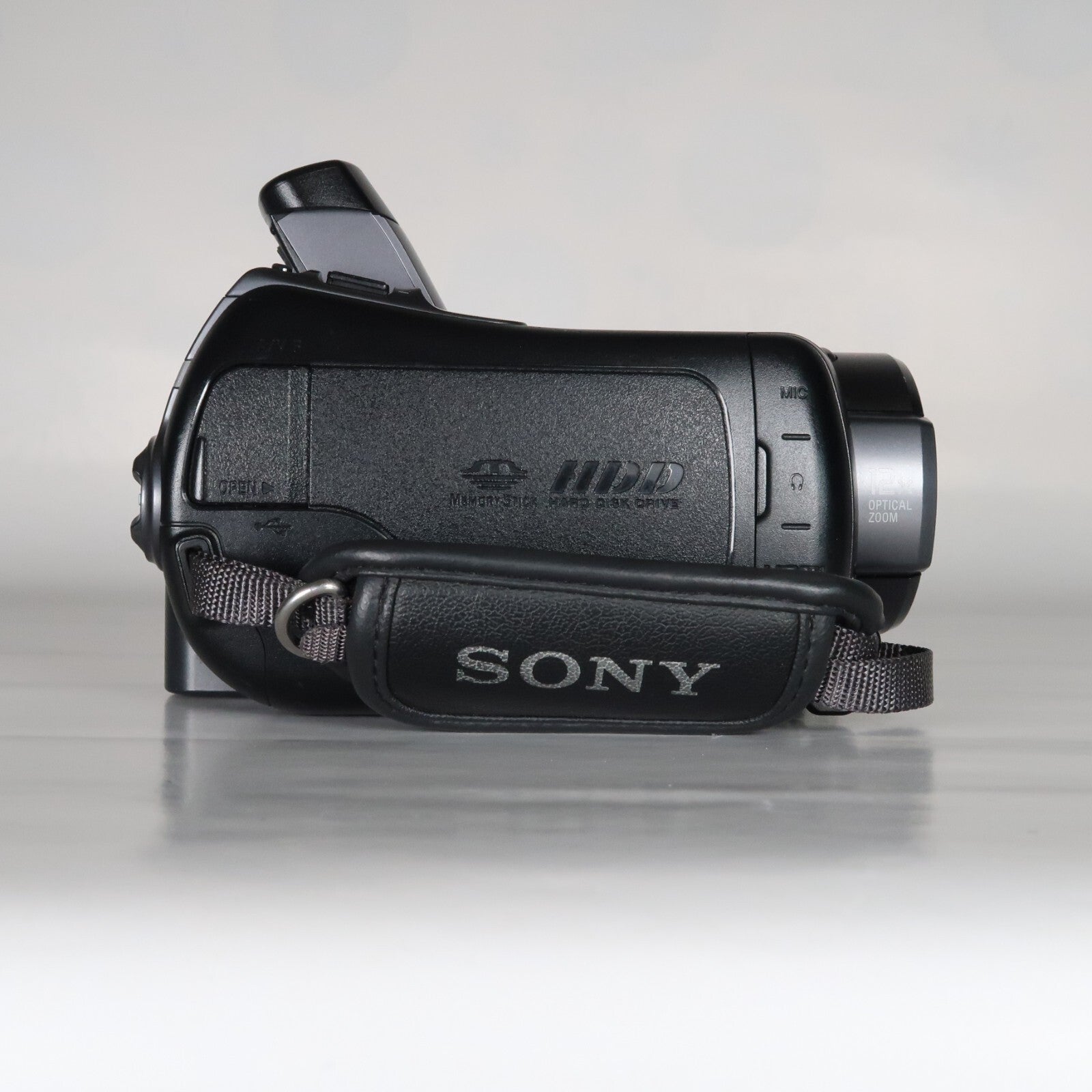 Sony HDR-SR12E Full HD AVCHD Handycam Camcorder – 120GB Internal Storage
